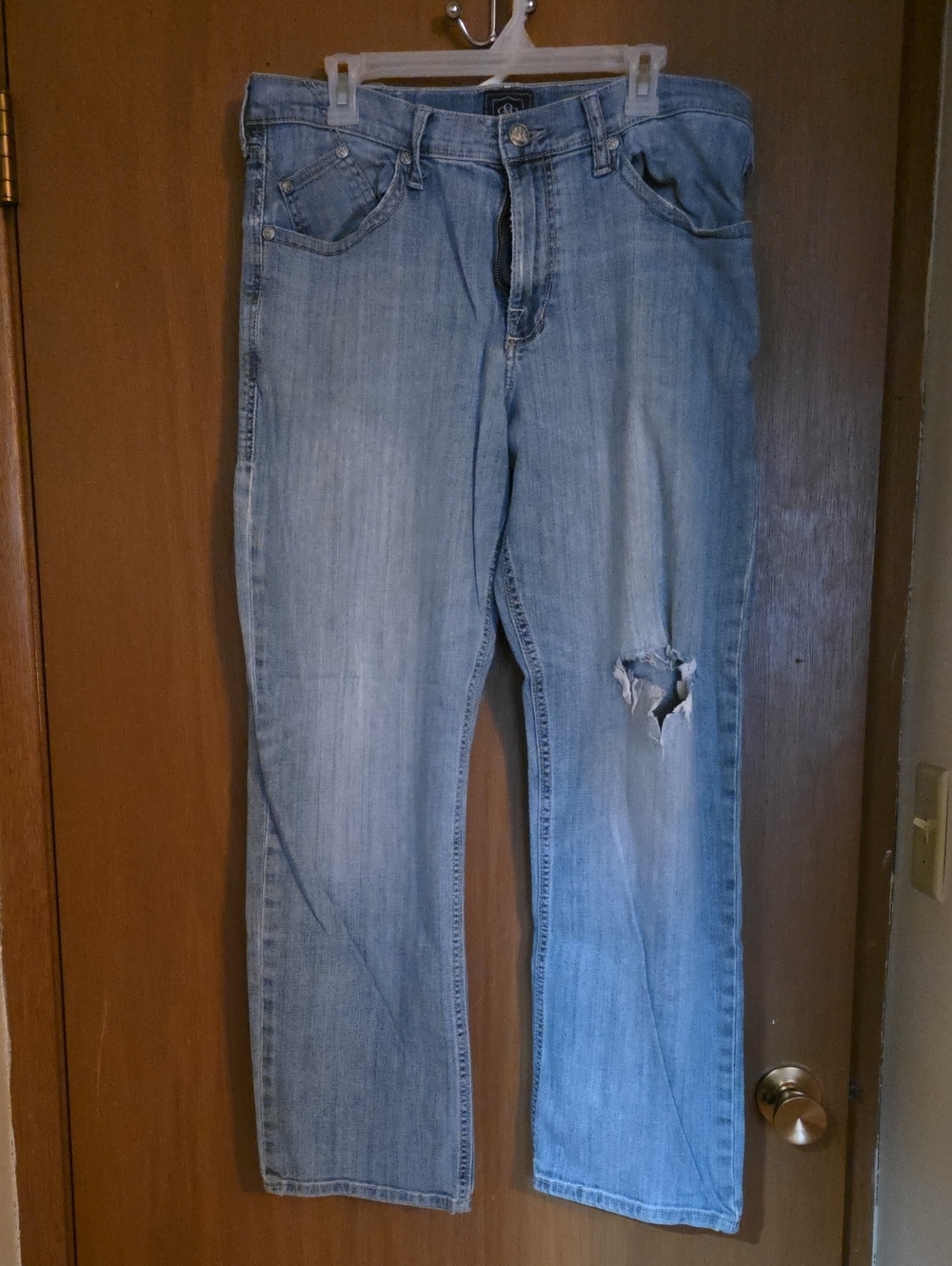 Rock & Republic Light Blue Straight Jeans with Distressed Knee